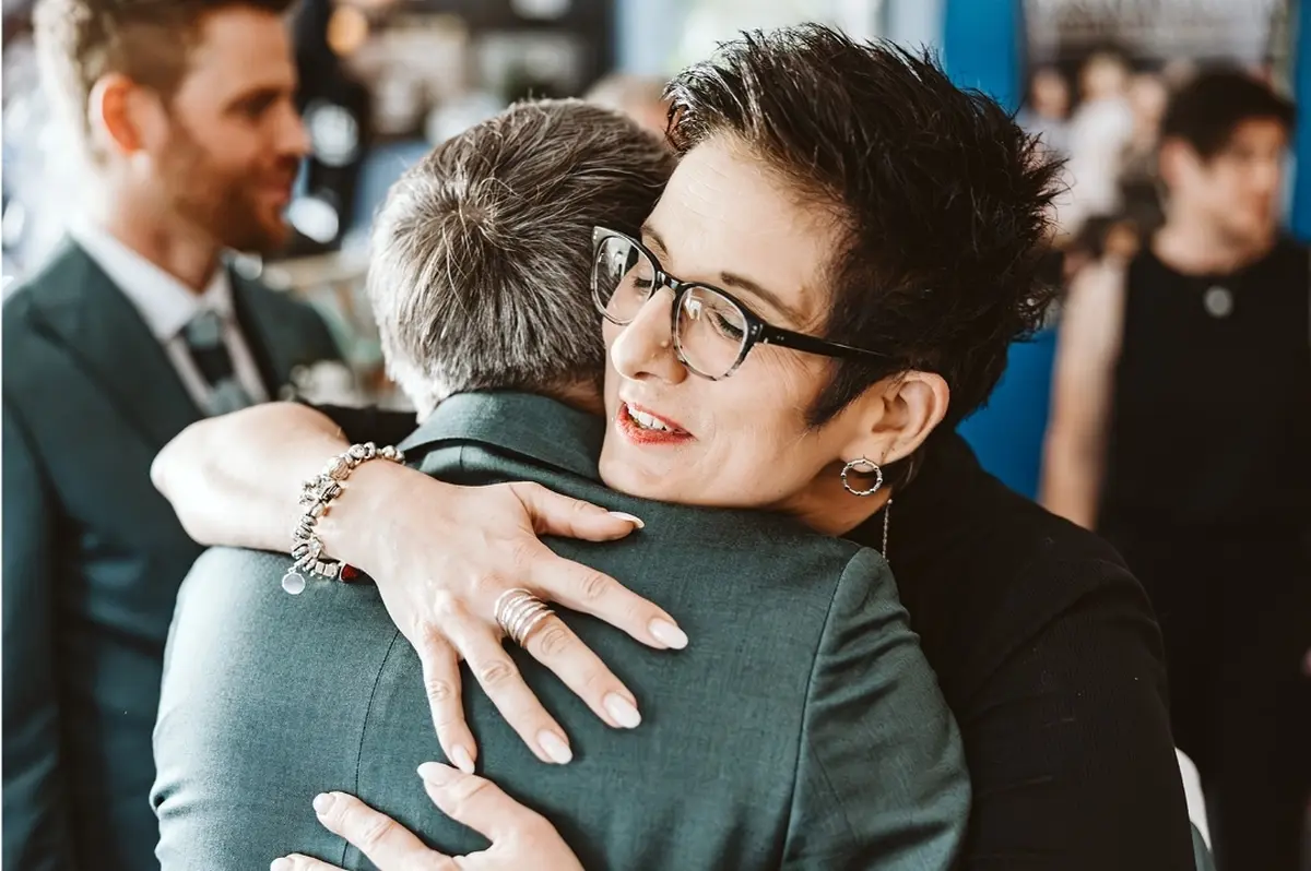 Nadine Krüper mit einem Hochzeitspaar von Ich-gebe-euch-mein-Wort